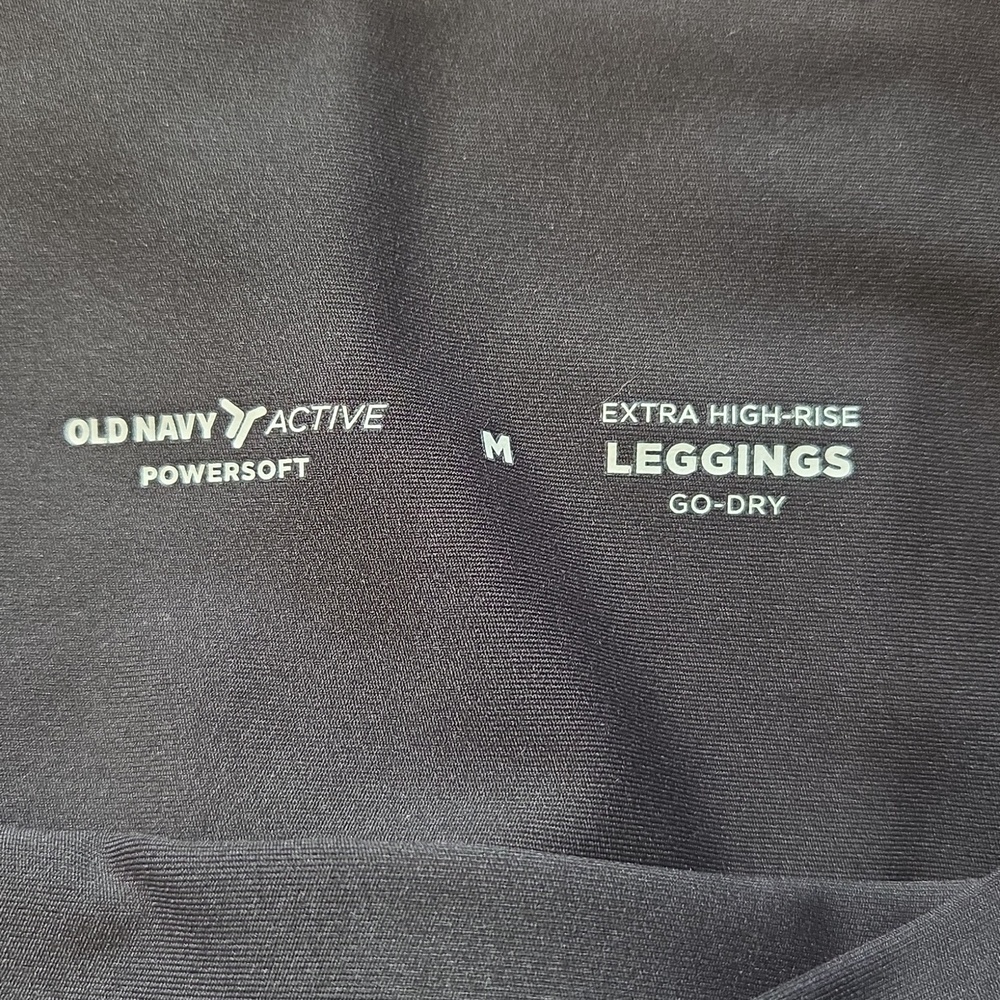 NWT Old Navy Active Powersoft Extra High Rise Leggings in Black MEDIUM - Picture 2 of 4